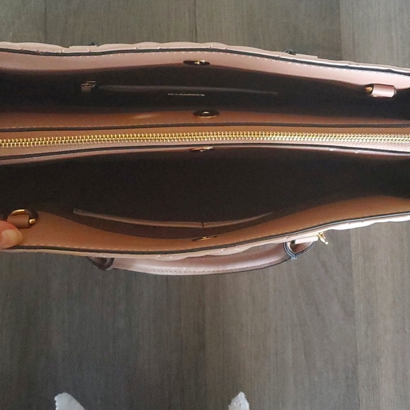 ๐ 3X HOST PICK ๐ Aldo Pink Faux Leather Satchel - Picture 5 of 10